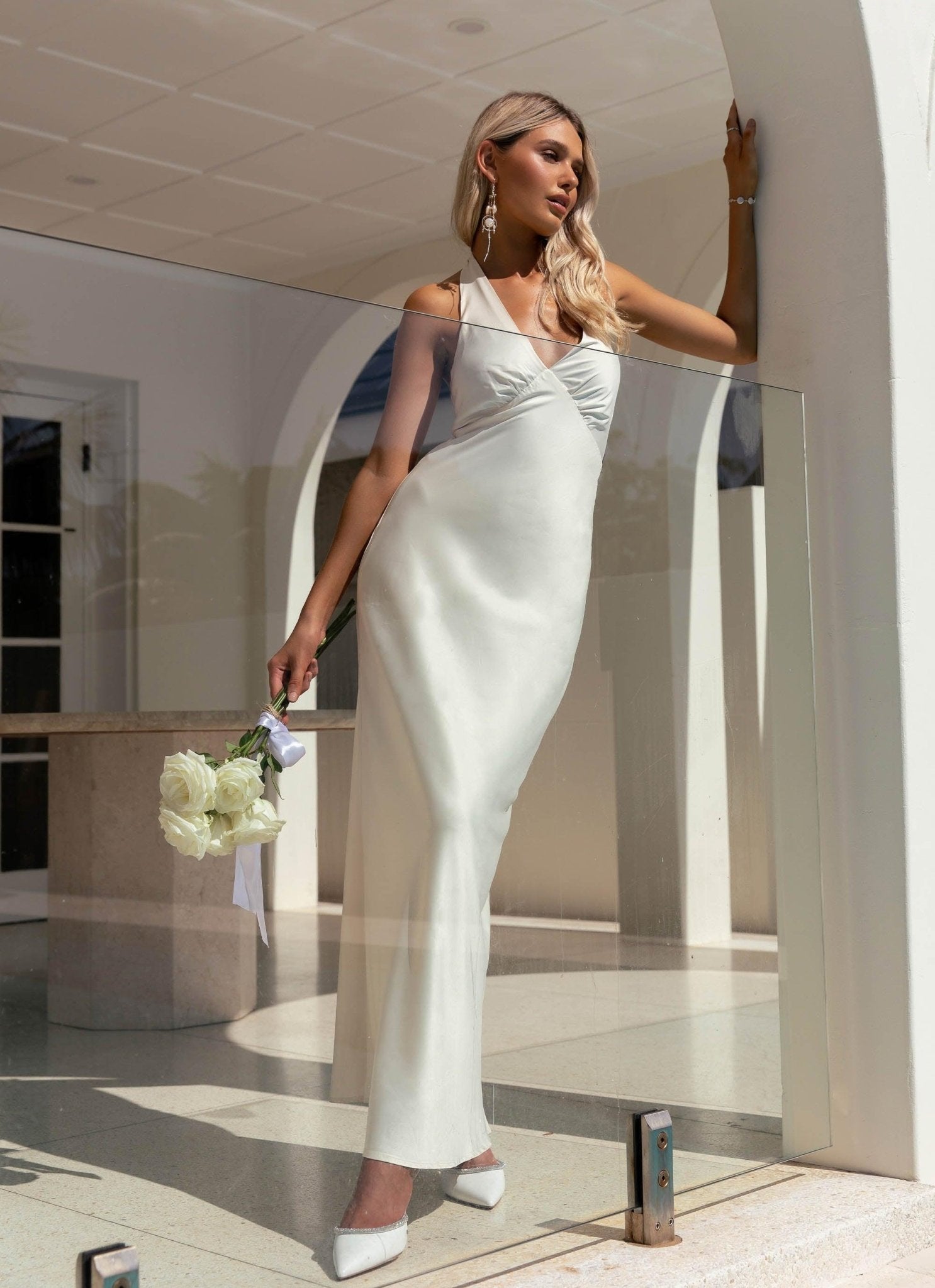 Vestido largo de satén con corazón pesado - Perla